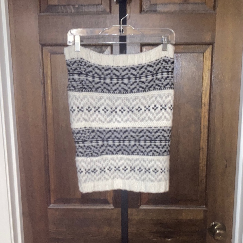 Versatile GAP Black and Cream knit Scarf, Knit Pencil Skirt or Tube Top